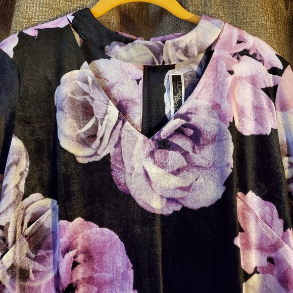 Dress - Picture 2 of 4